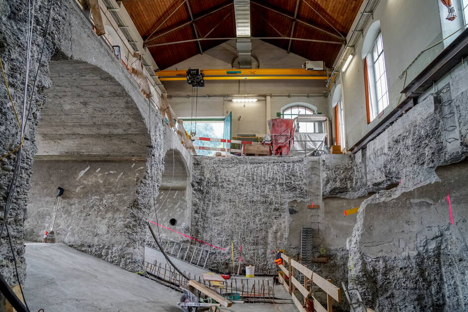 Einbau Saugrohre Wasserkraftwerk Erneuerungsprojekt Wasserkraftwerk, Einbau Saugrohre
