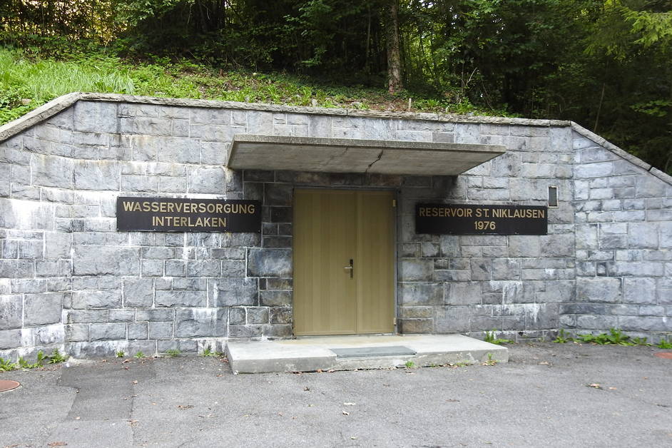 1976 – Inbetriebnahme des neuen Trinkwasserreservoirs St. Niklausen